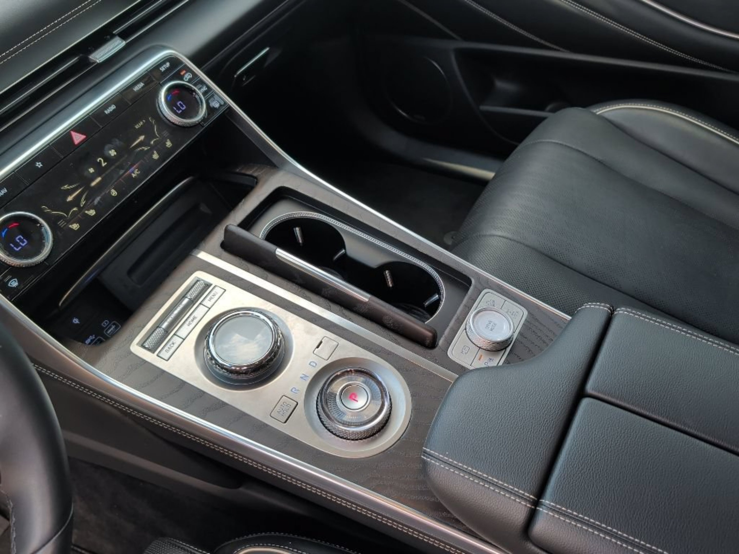 2024 GENESIS GV80 Standard - Photo 30