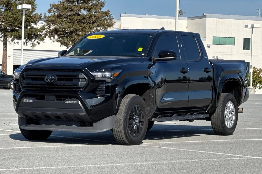 Used 2025 Black Toyota SR5 image 9