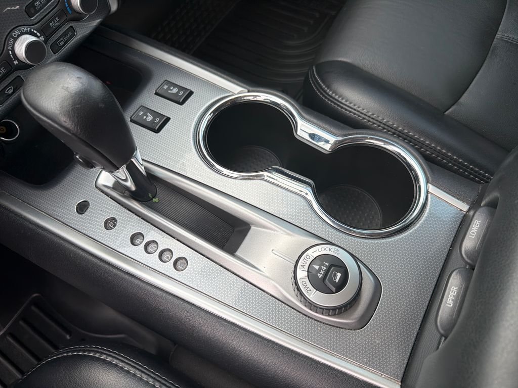 Used 2020 Silver Nissan SL image 46