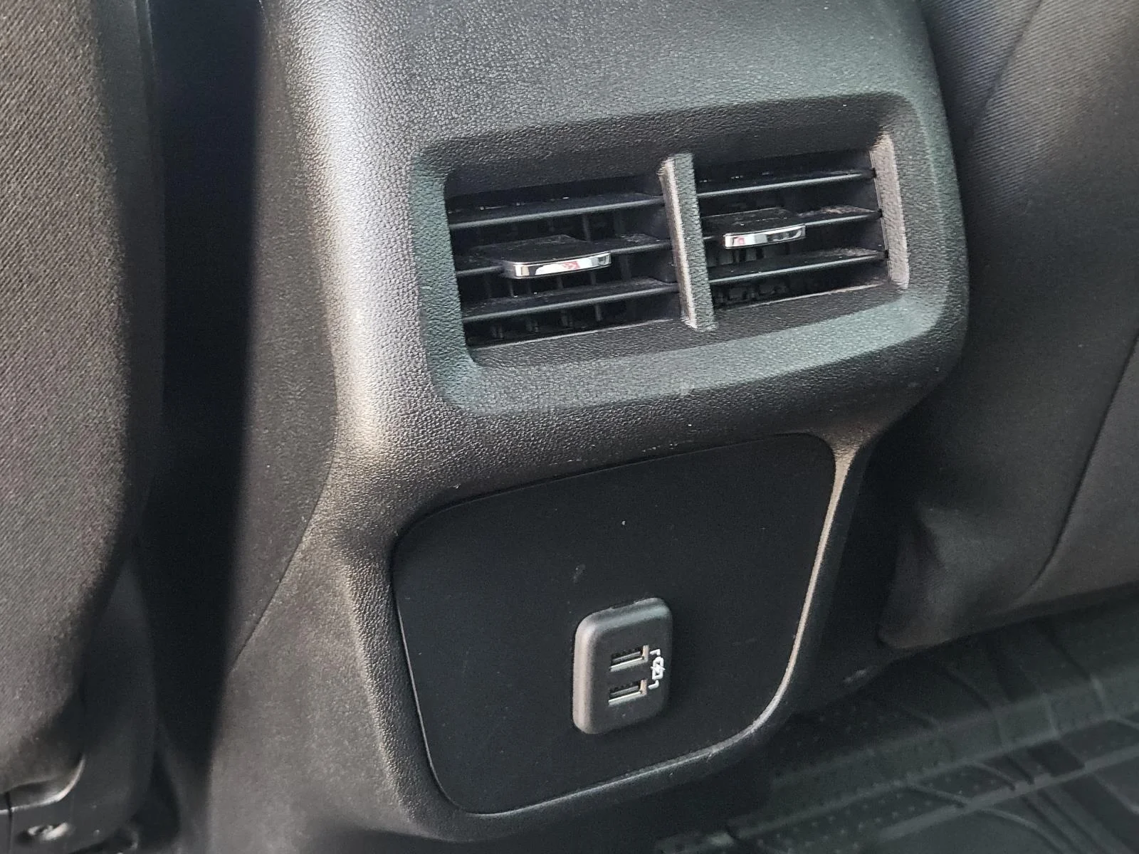 2020 Chevrolet Equinox LS - Photo 28