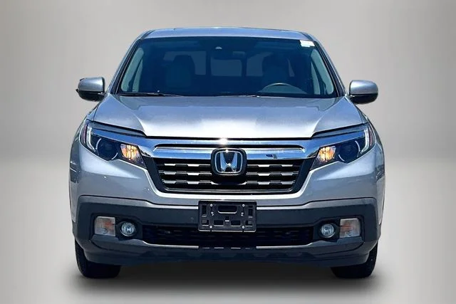 Used 2020 Lunar Silver Metallic Honda RTL image 3