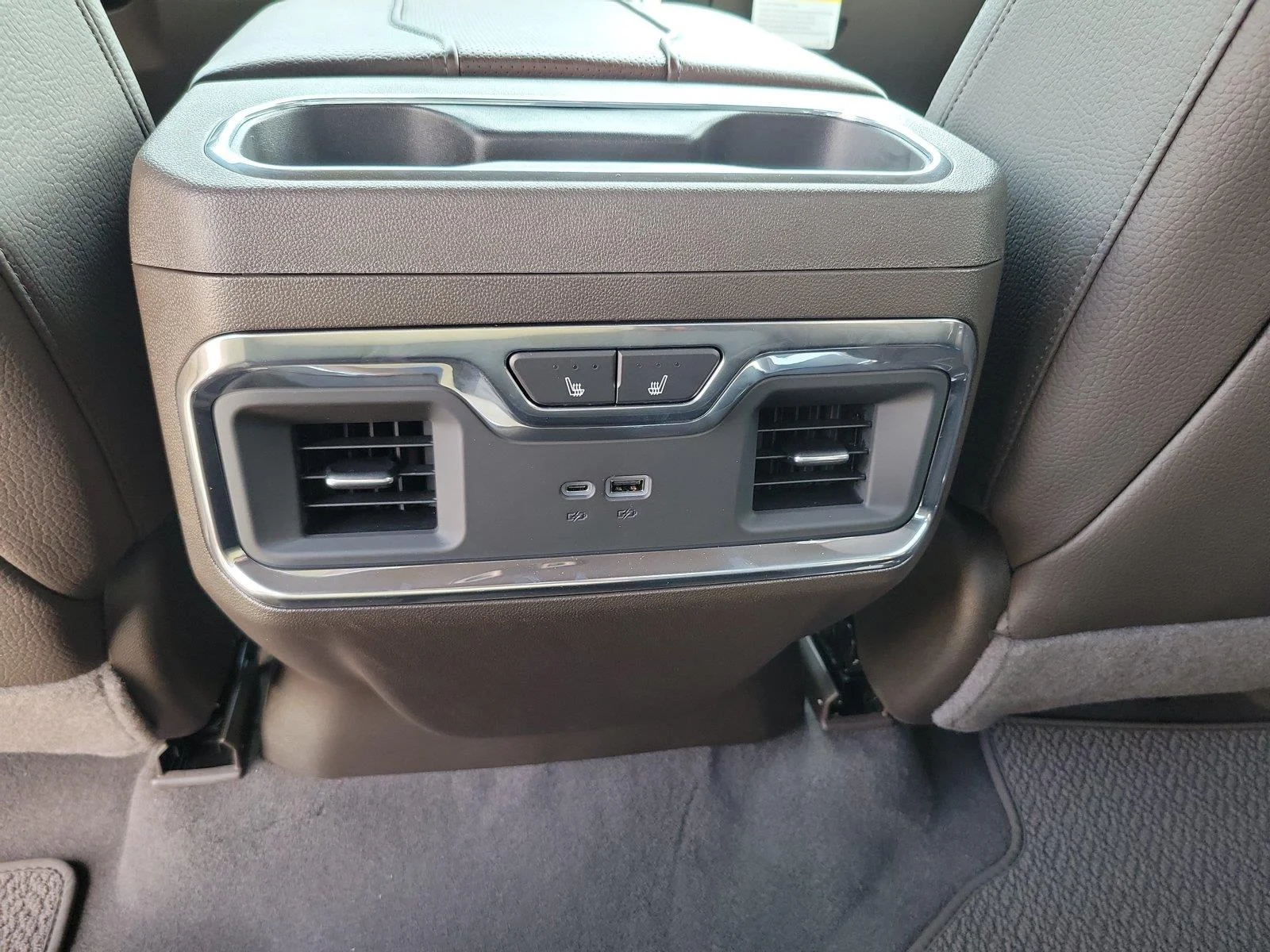 2026 GMC Sierra 1500 Denali - Photo 8