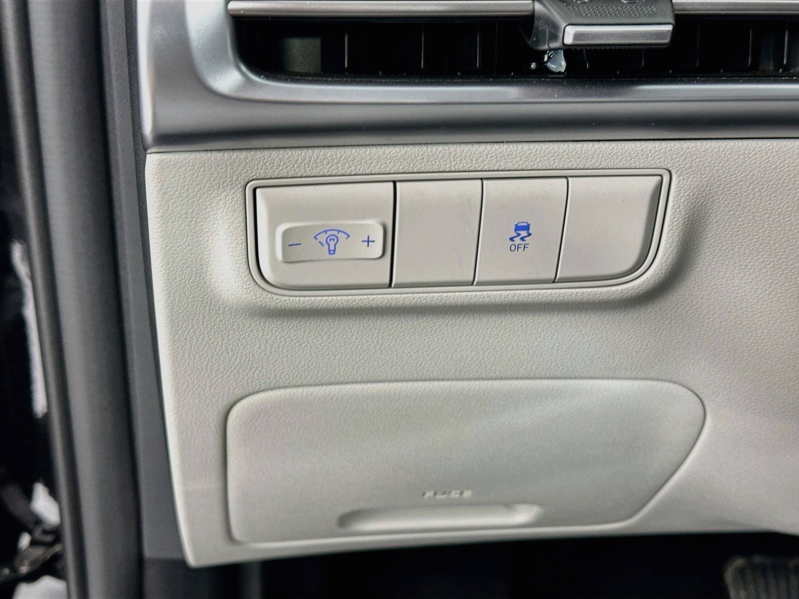 2025 Hyundai Tucson SE - Photo 11