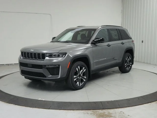 New 2027 Sting-Gray Clearcoat Jeep Limited image 4