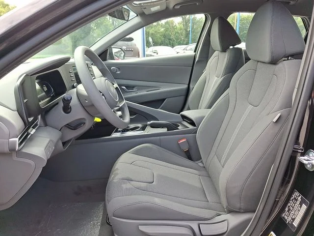 New 2026 Black Hyundai SE image 10