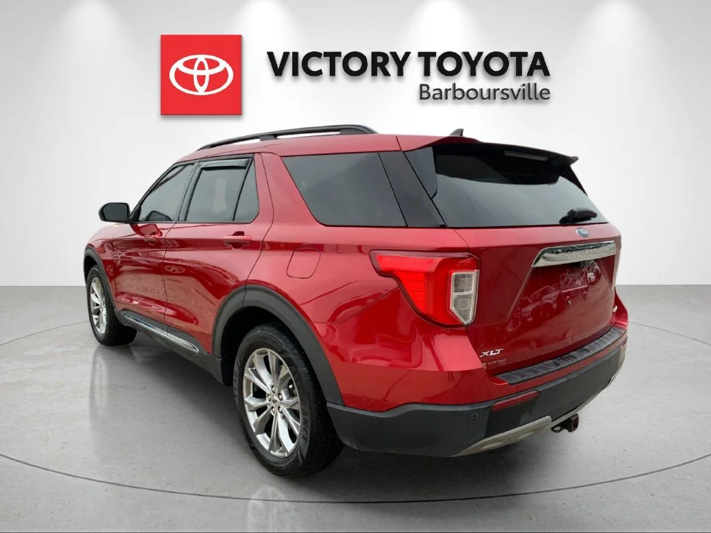 Used 2022 Red Ford XLT image 3