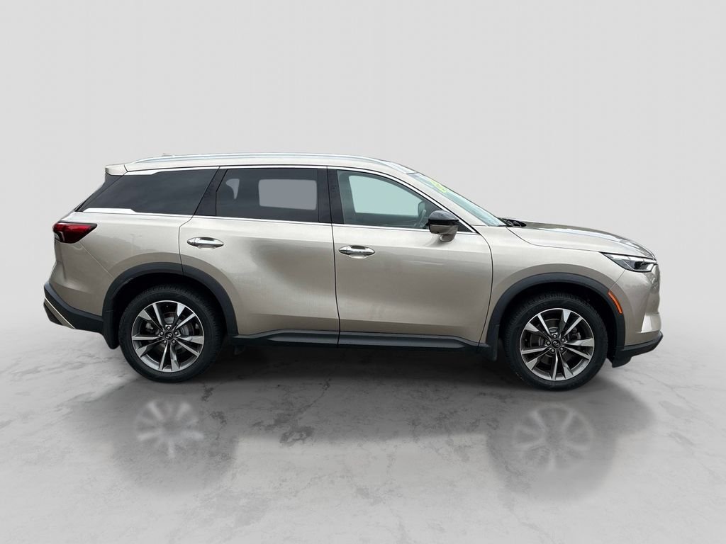 Used 2023 Silver INFINITI LUXE image 8