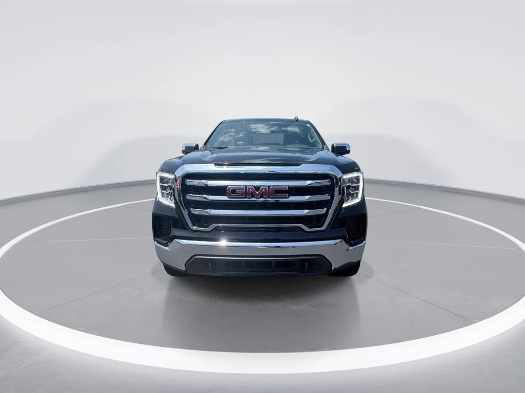 Used 2021 Black GMC SLE image 3
