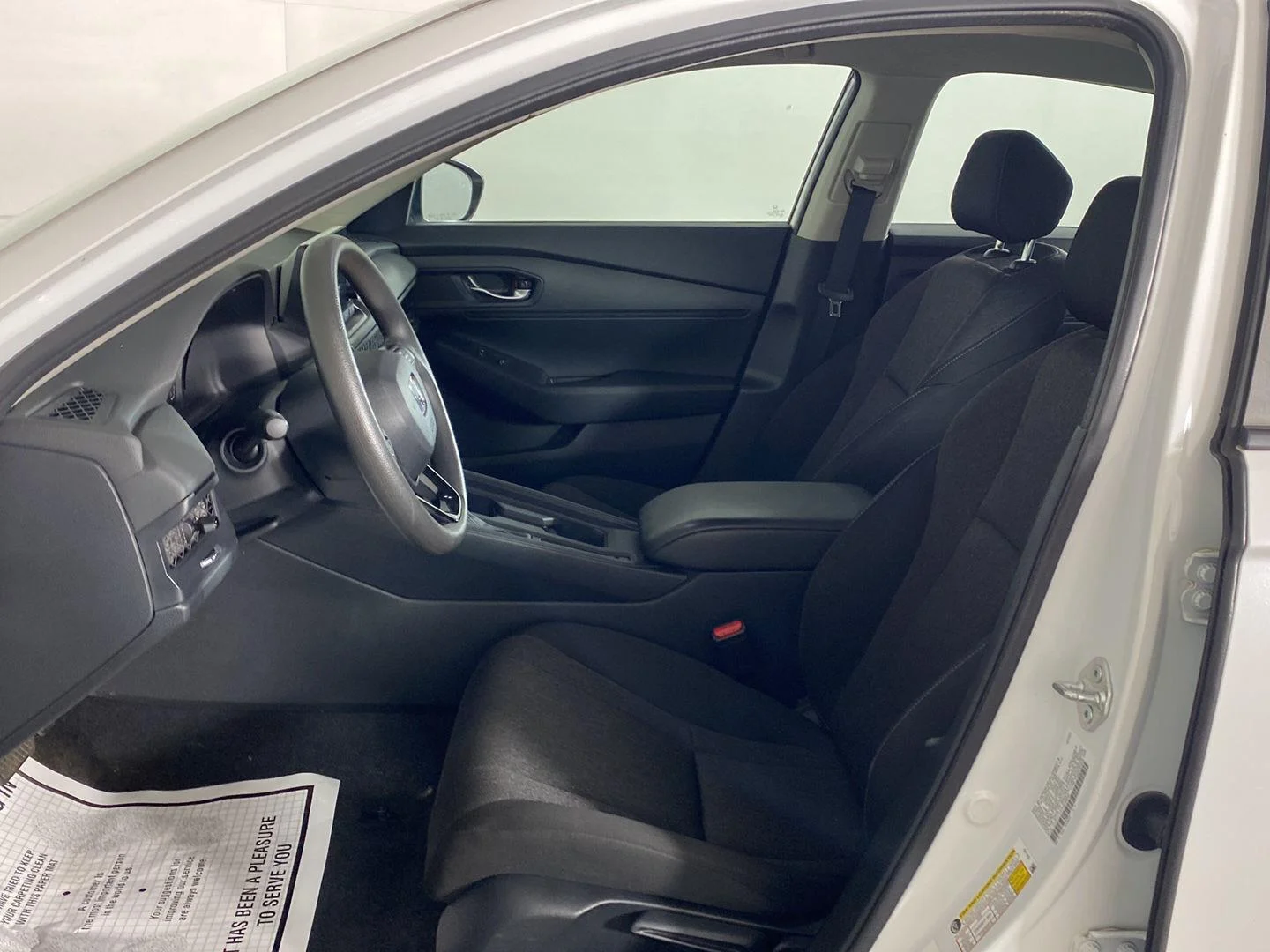 Used 2023 Platinum White Pearl Honda LX image 23