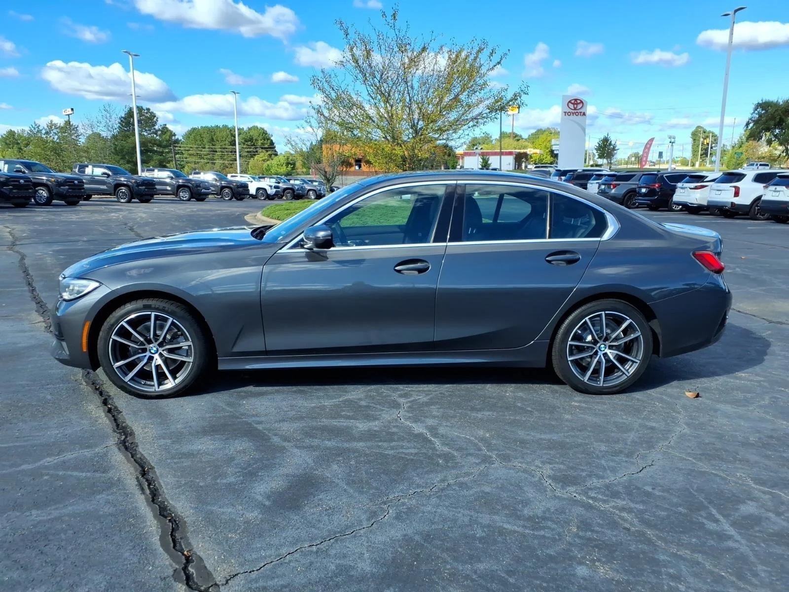 Used 2020 Mineral Gray Metallic BMW 330i xDrive image 3