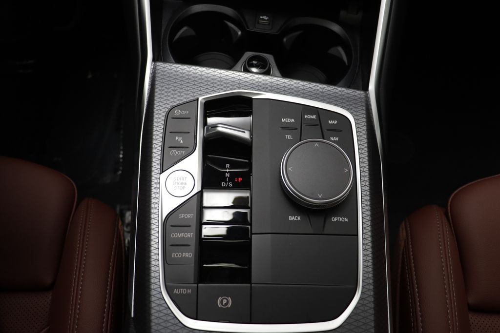 New 2026 Skyscraper Grey Metallic BMW 330i xDrive image 12