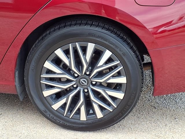 Used 2024 Red Nissan 2.5 SV image 21