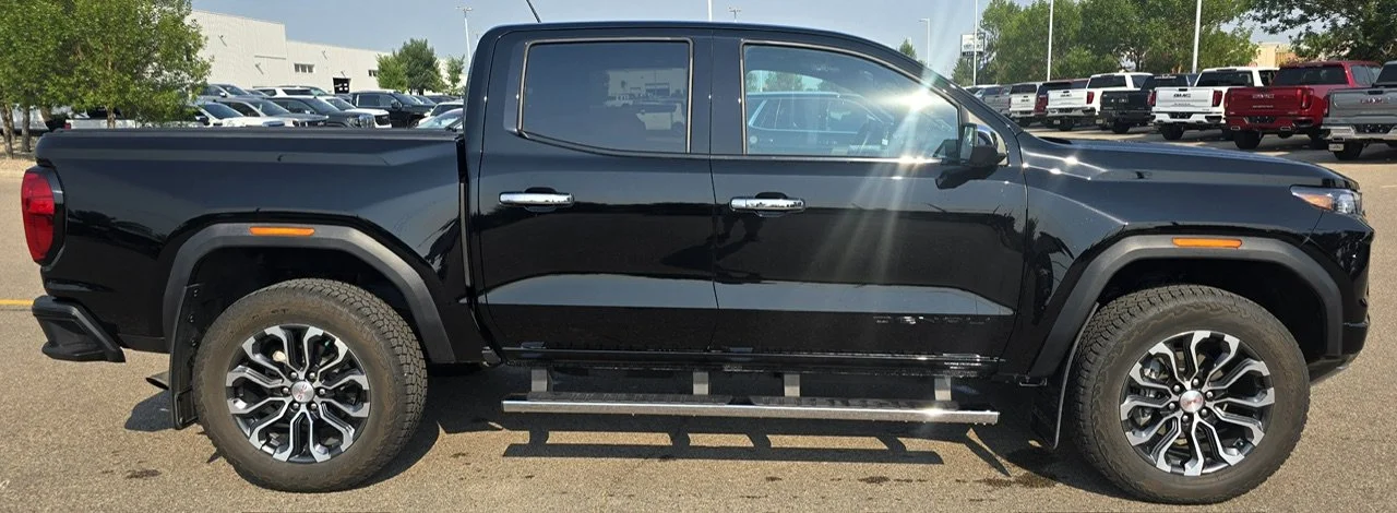 Used 2025 Black GMC Denali Crew Cab Leather Sunroof 4x4 image 6