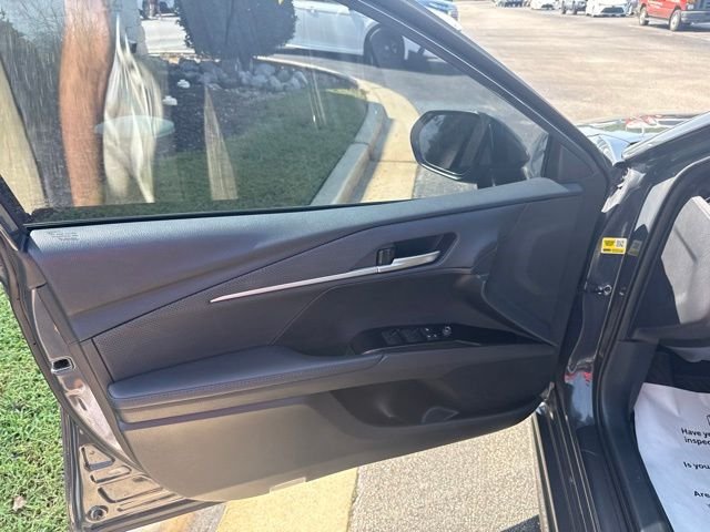 Used 2025  Toyota XSE image 20