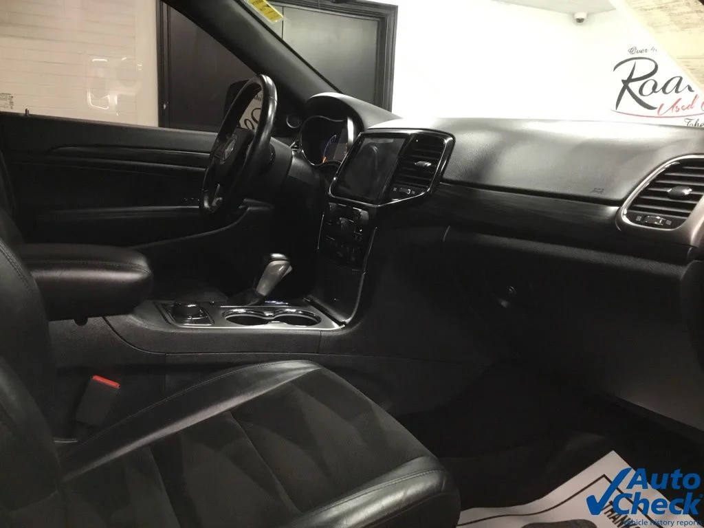 Used 2020 White Jeep Altitude image 38