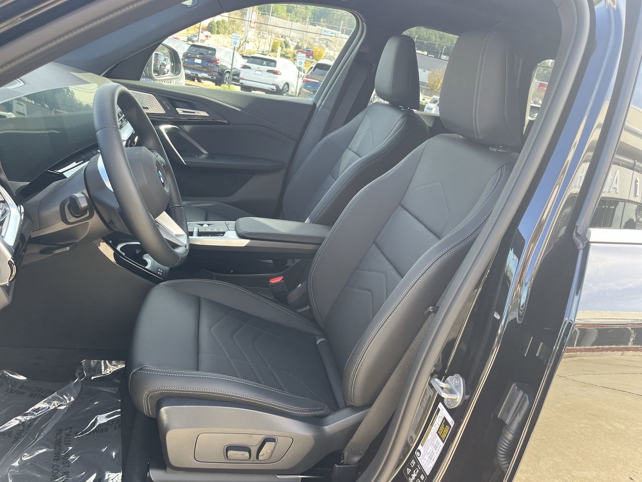 2025 BMW X1 28i - Photo 14