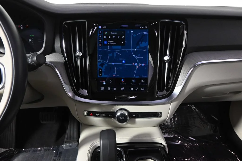 Used 2023 Black Volvo Plus Dark Theme image 27