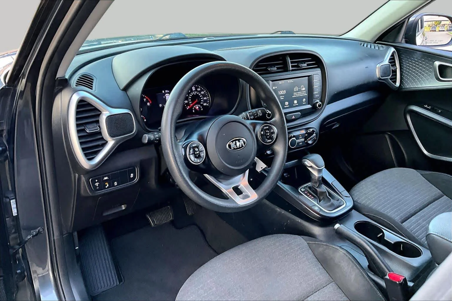 Used 2021 Gravity Gray Kia S image 18