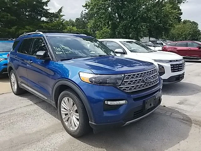 Used 2020 Blue Ford Limited image 2