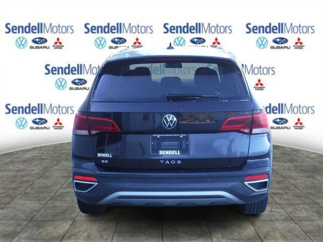Certified Used 2022 Black Volkswagen 1.5T SE image 8