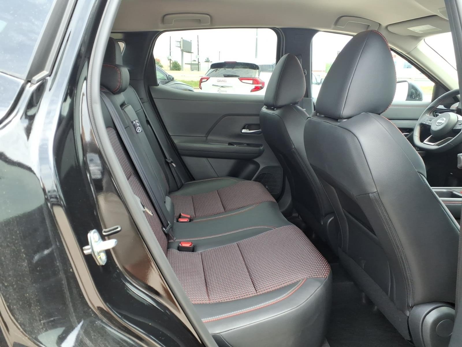 2026 Nissan Kicks SR - 11