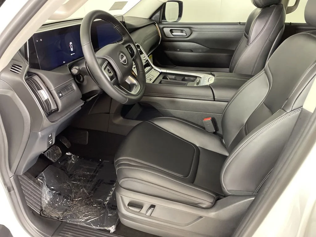 2026 Nissan Armada SV - Photo 17