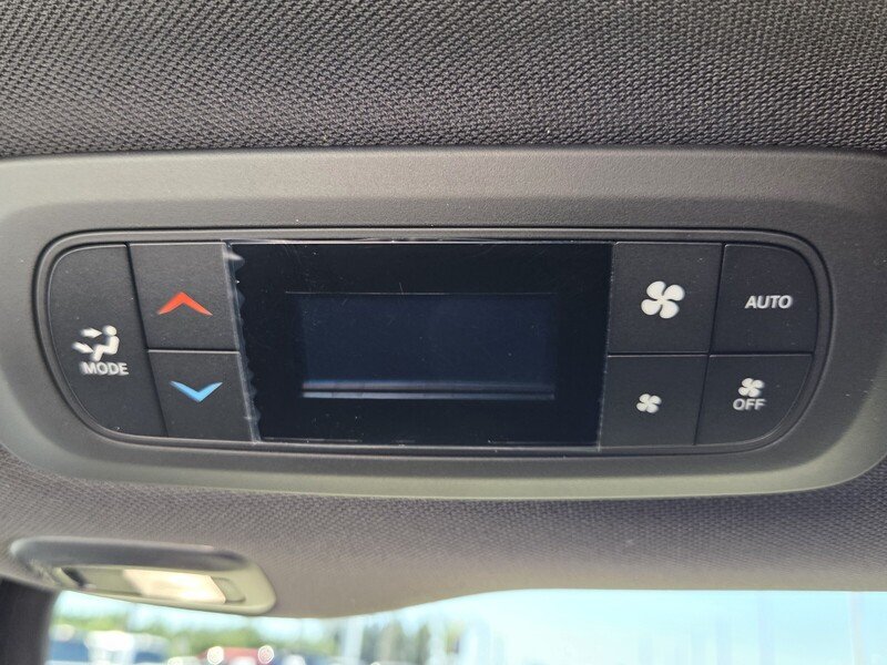 New 2027 Diamond Black Crystal Pearl-Coat Exterior Paint Chrysler LIMITED FWD image 13