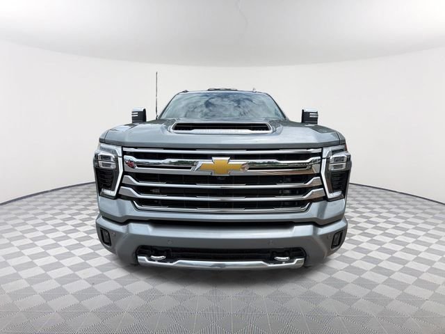 Used 2024 Gray Chevrolet High Country image 2