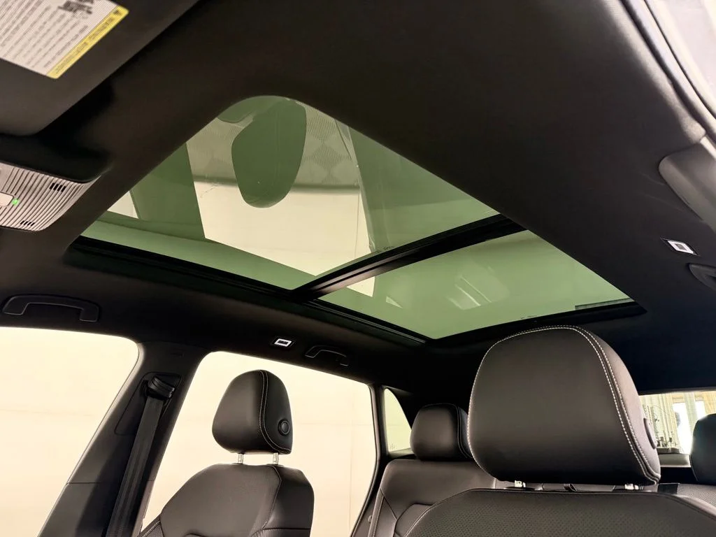 New 2026 Silver Volkswagen 2.0T SE w/Technology image 18