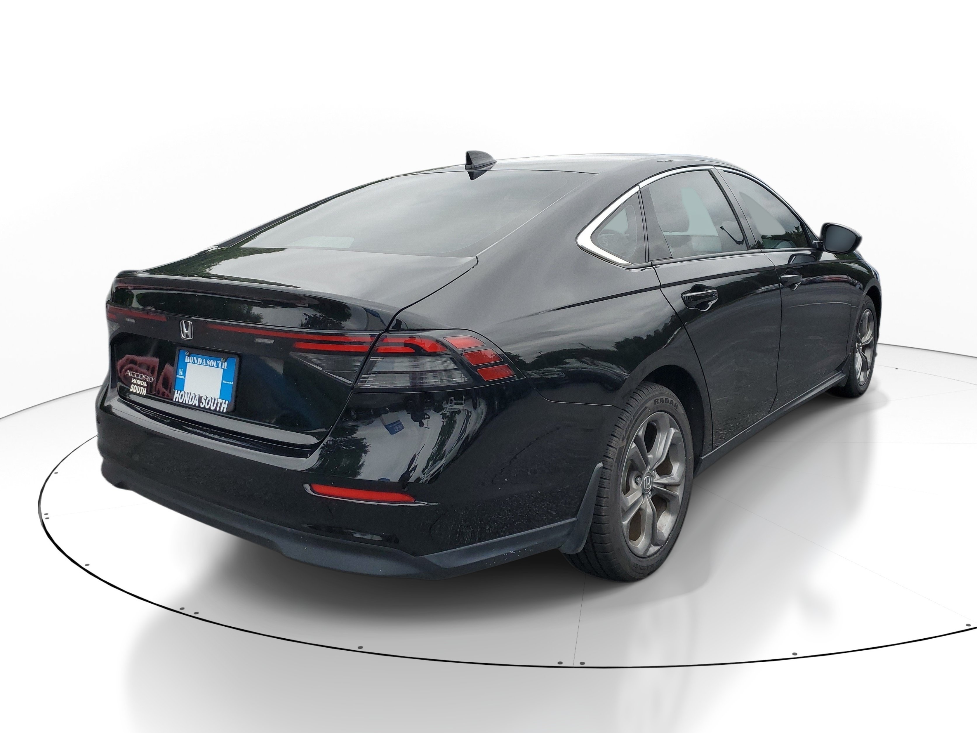 Used 2024  Honda EX image 6