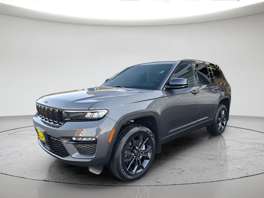 New 2025 Baltic Gray Metallic Clear-Coat Exterior Paint Jeep Limited image 1