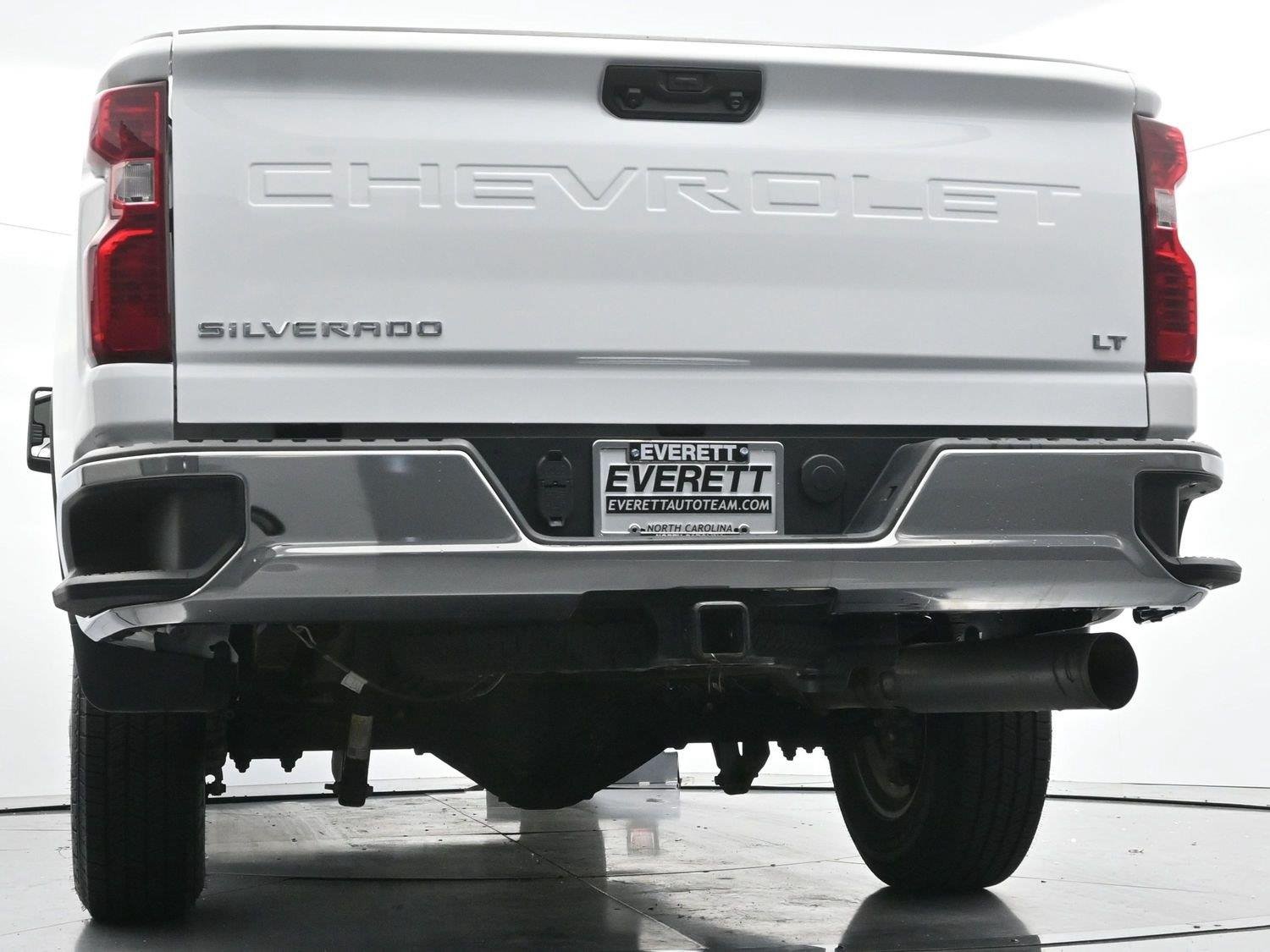 Used 2025 Summit White Chevrolet LT image 50