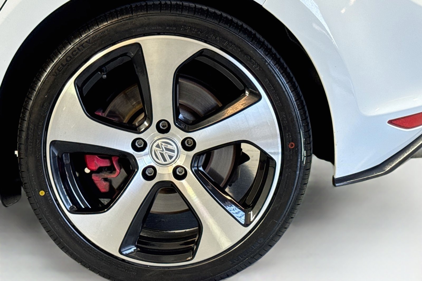 Used 2017 Pure White Volkswagen S image 30