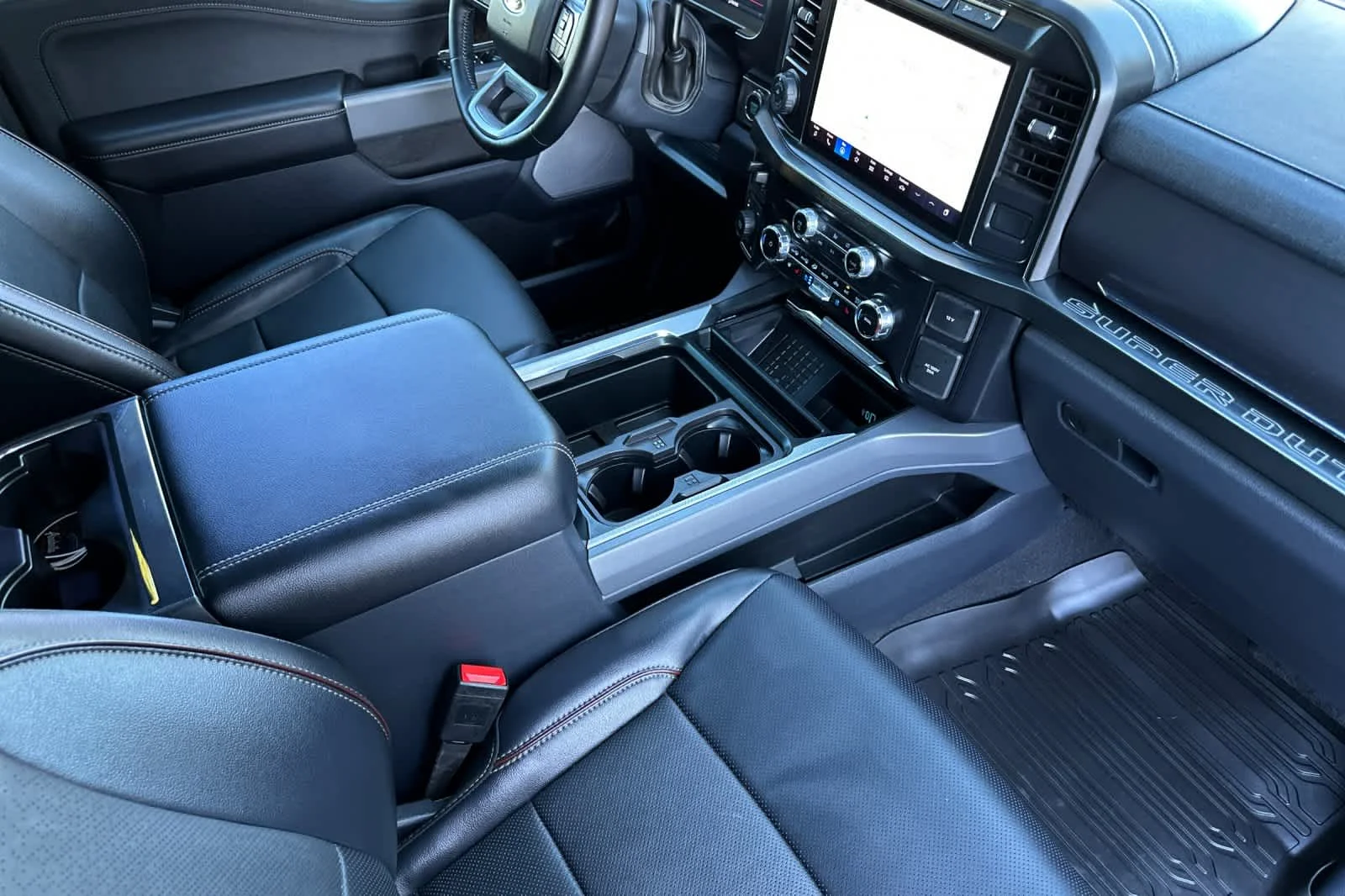 Certified Used 2024 Agate Black Metallic Ford LARIAT image 15