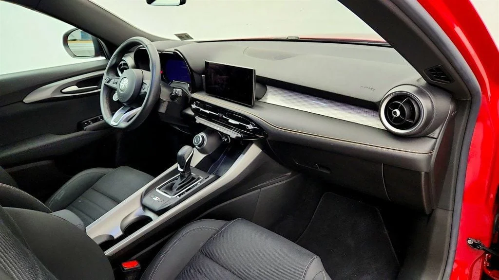 Used 2024 Alfa Rosso Alfa Romeo Ti EAWD w/ Power Moonroof image 24