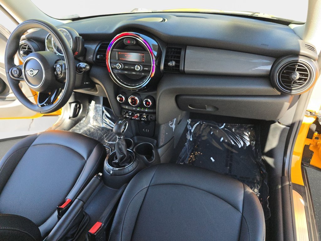 Used 2015 Orange MINI Base image 10