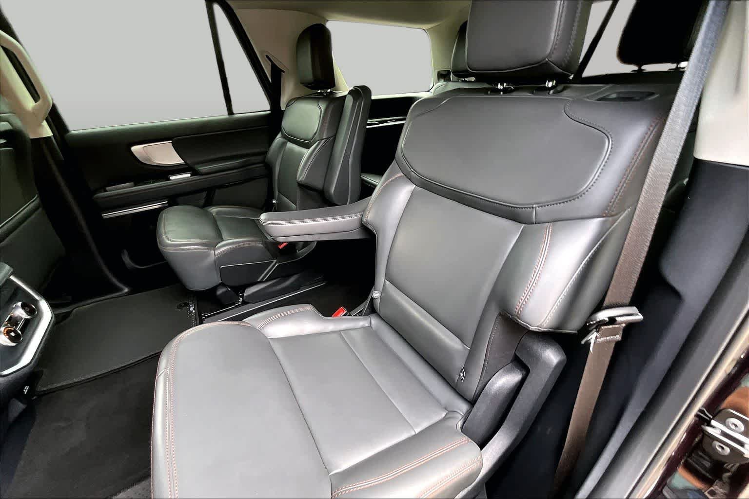 Used 2025 Agate Black Metallic Ford Active image 21