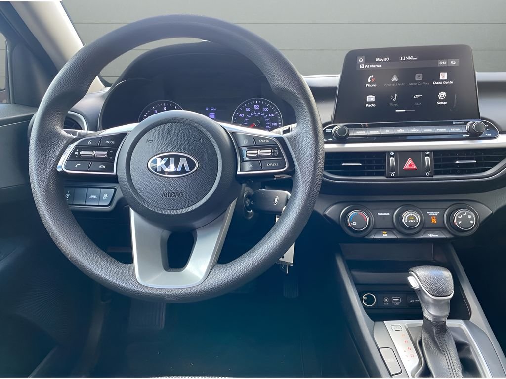 Used 2020 Currant Red Kia LXS image 8