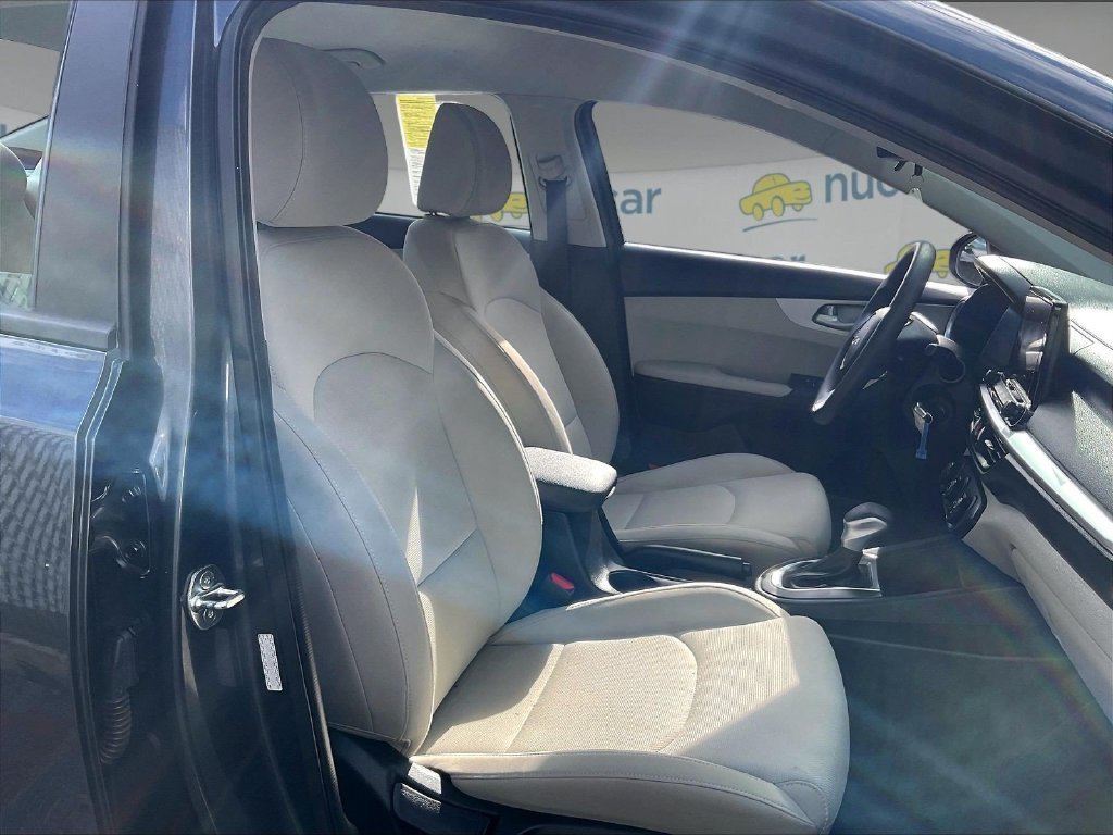 Used 2023 Gray Kia LXS image 11