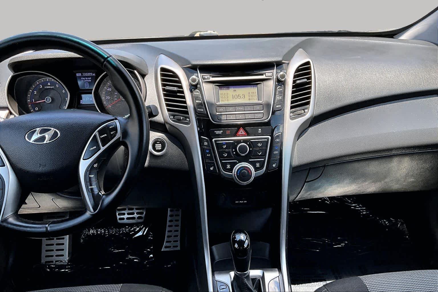 Used 2013 Shimmering Silver Hyundai  image 7