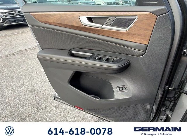 New 2026 Silver Volkswagen SE w/Technology image 24