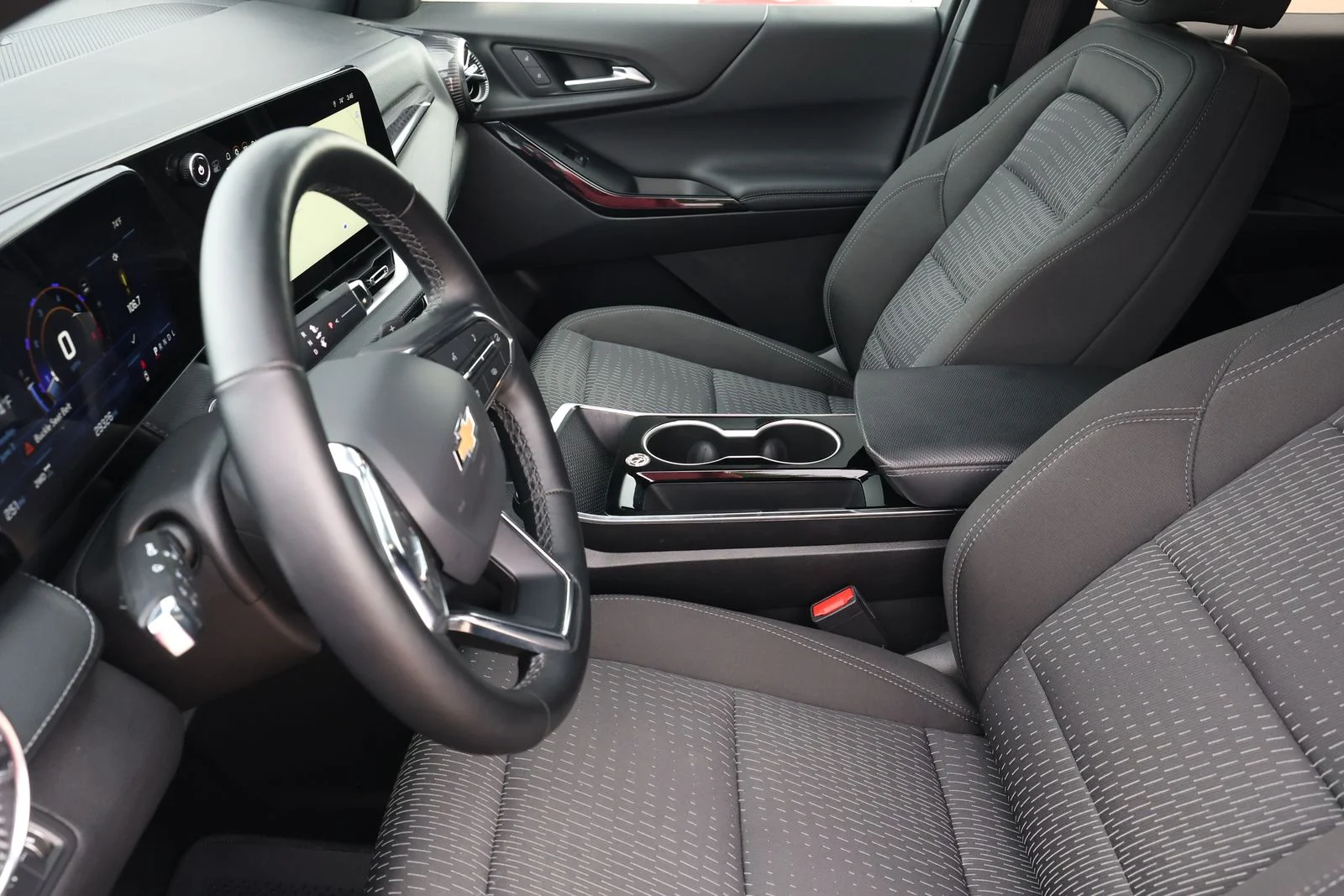 Used 2025 White Chevrolet LT image 15