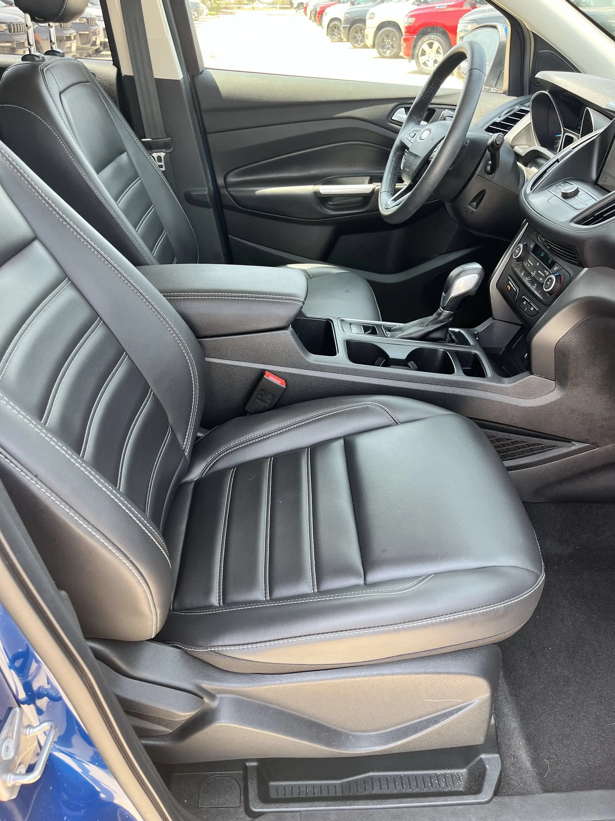 Used 2019 Blue Ford SEL image 27