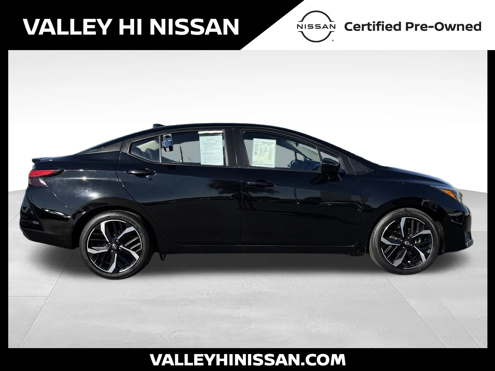 2024 Nissan Versa Sedan SR - Photo 8