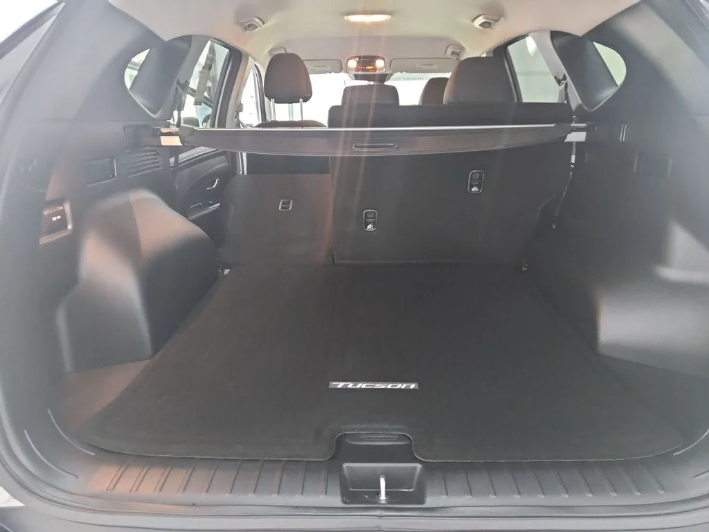 Used 2024 Silver Hyundai SEL image 26