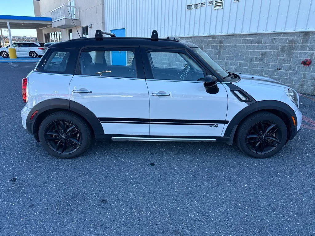 Used 2016 Light White MINI Base image 2