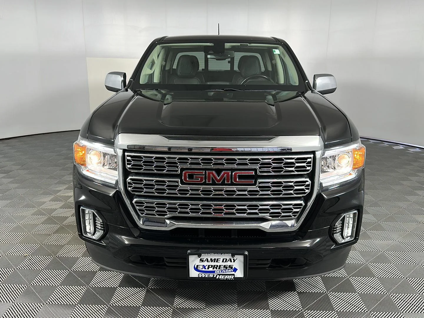 Used 2022 Onyx Black GMC 4WD Denali image 3