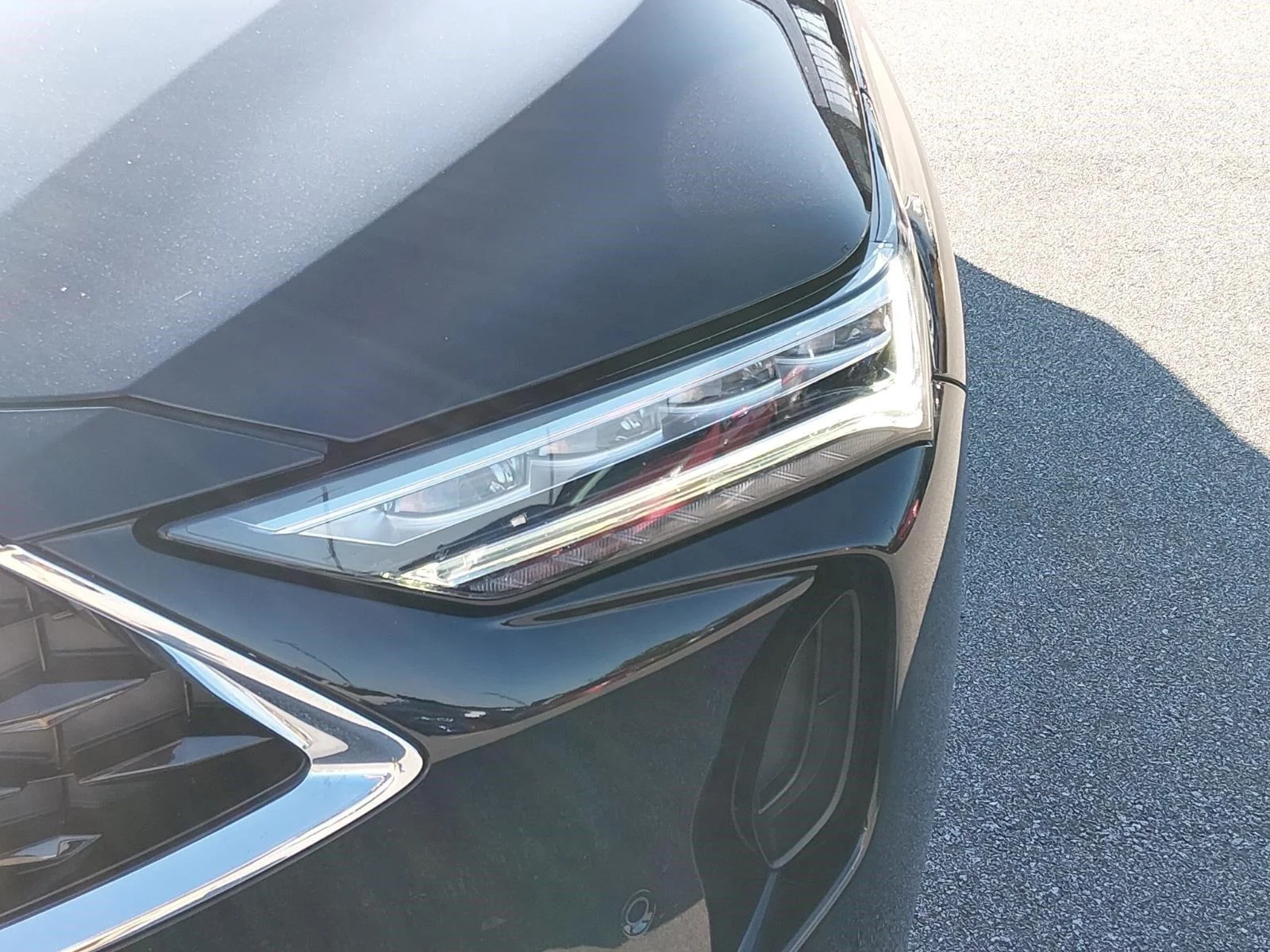 Used 2024 Majestic Black Pearl Acura SH-AWD w/Tech image 10