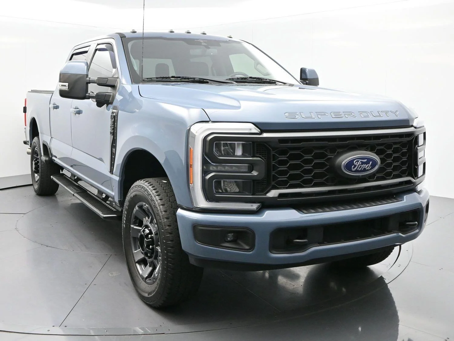 Used 2023 Azure Gray Metallic Tri-Coat Ford Lariat image 2