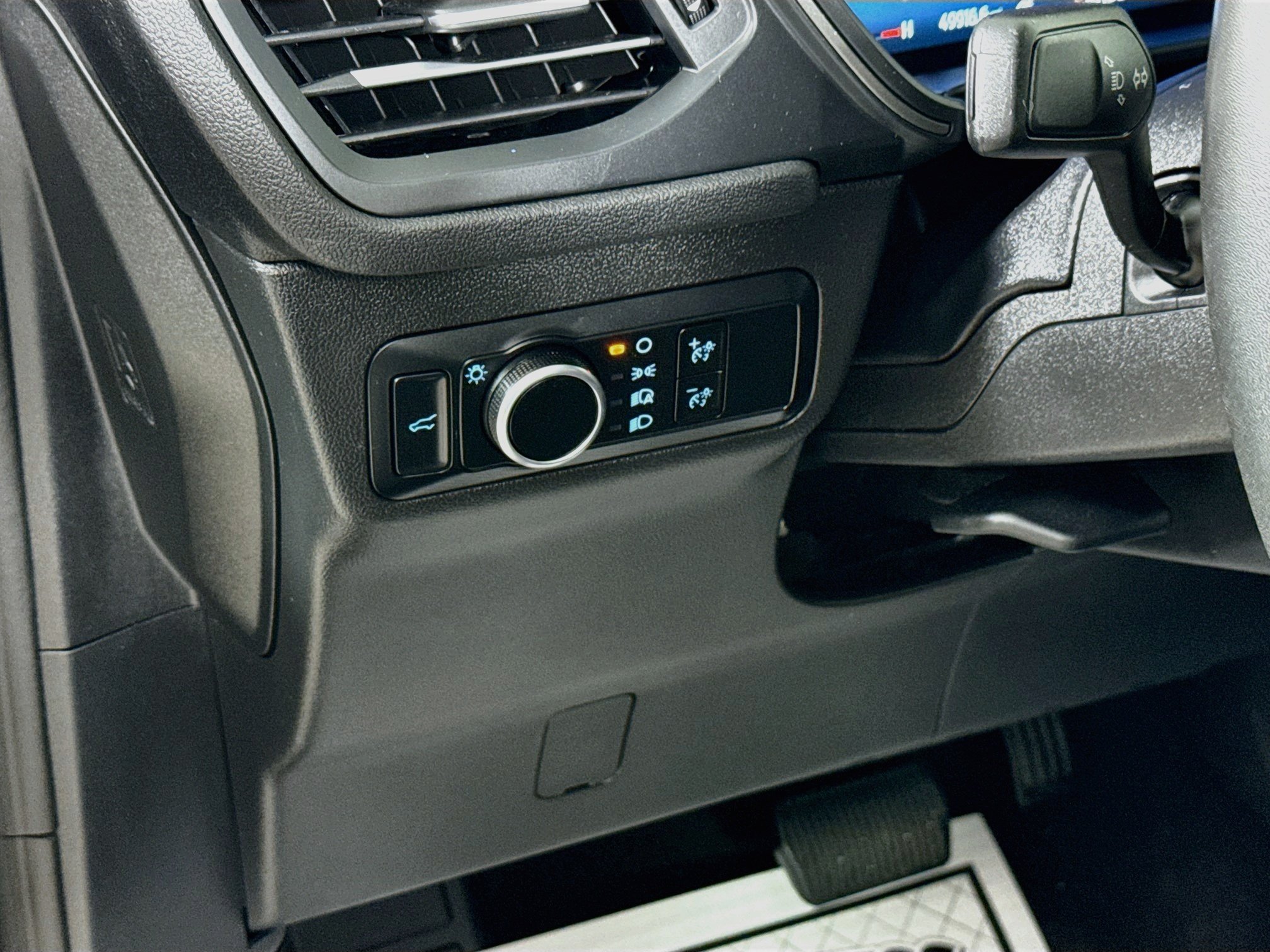 Used 2023 Agate Black Metallic Ford Active image 10